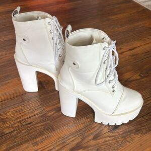 7.5 MDE J'Abiar White Platform Chunky High Heel Lace Up Combat Boots Booties
